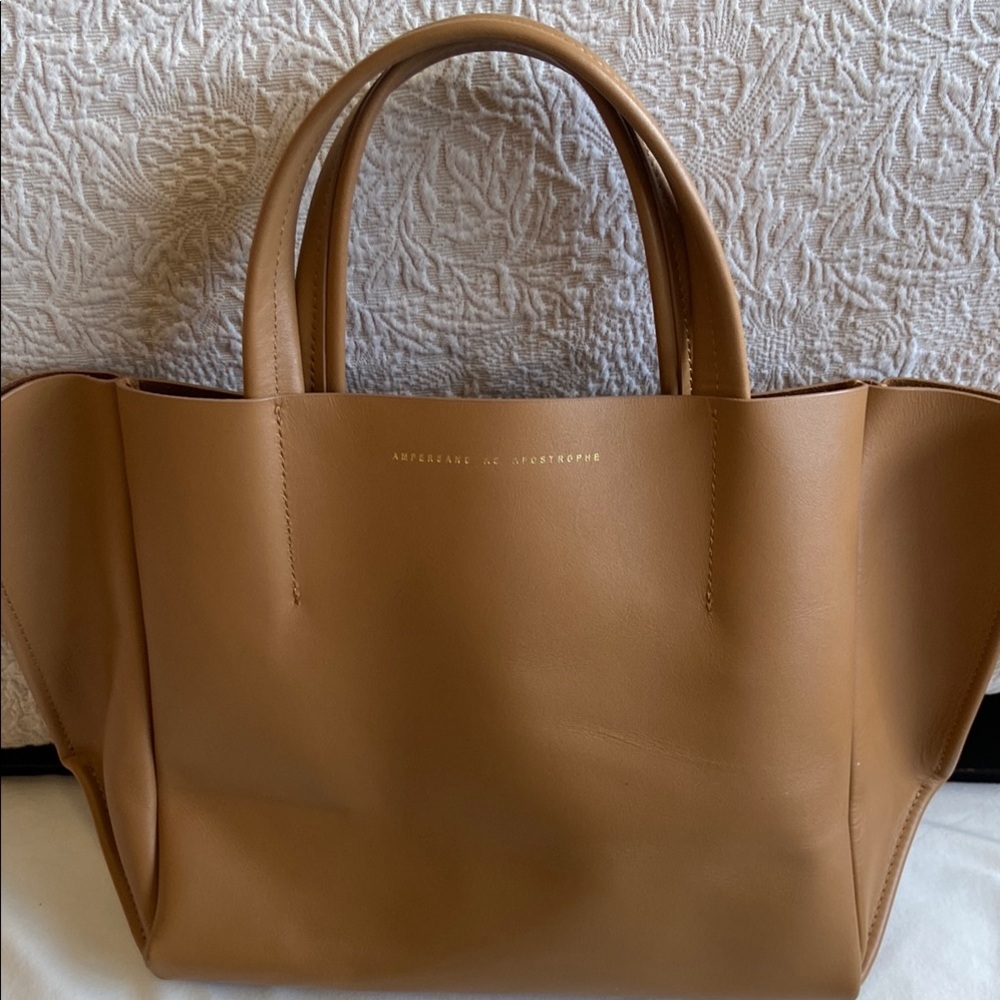 AMPERSAND  AS APOSTROPHE 
Brown Amber color  rust tan color